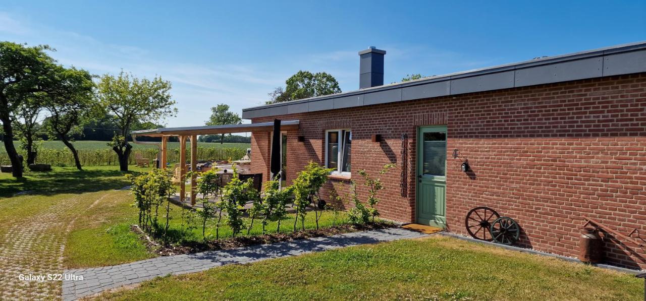 Ferienwohnung „Klueterkamer“ - Hof Muehlenkoppel Hasselberg  المظهر الخارجي الصورة